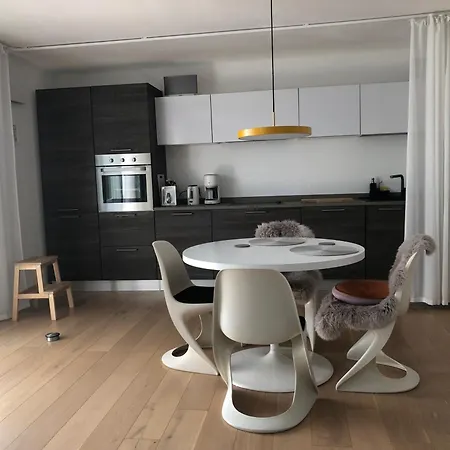 Daire See- & Bergblick